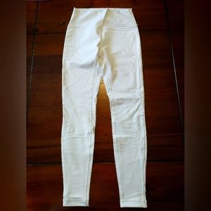 BNWOT Lululemon Wunder Under Leggings 28"